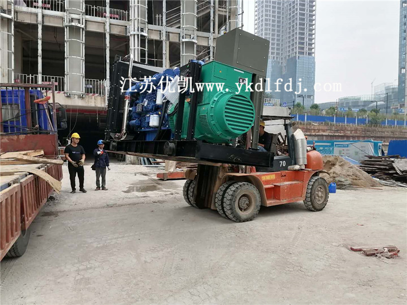 2020年11月6日，800KW玉柴發(fā)電機(jī)組交付南寧某集團(tuán)公司使用