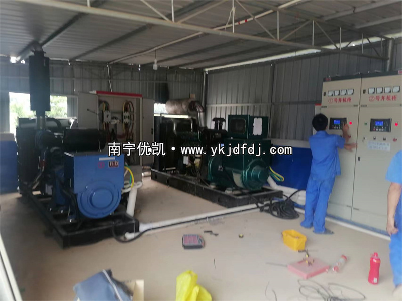 2022年8月15日，300KW濰柴發(fā)電機(jī)組并機(jī)300KW玉柴發(fā)電機(jī)組
