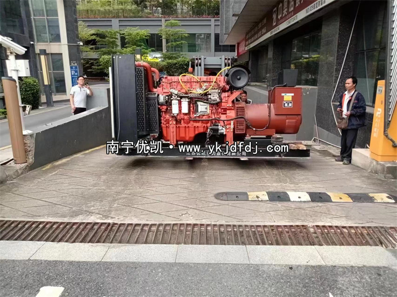 2023年4月4日，300kw玉柴發(fā)電機(jī)組南寧某廣場(chǎng)搬遷現(xiàn)場(chǎng)