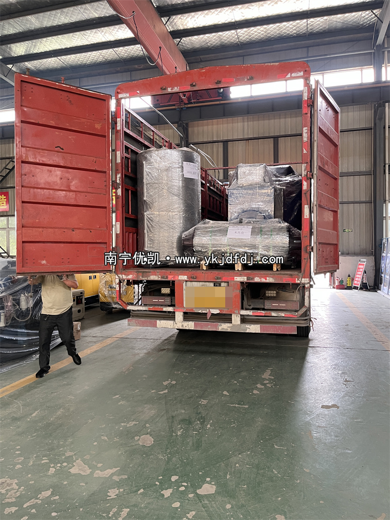 2023年5月3日，600kw玉柴柴油發(fā)電機(jī)組裝車(chē)發(fā)貨