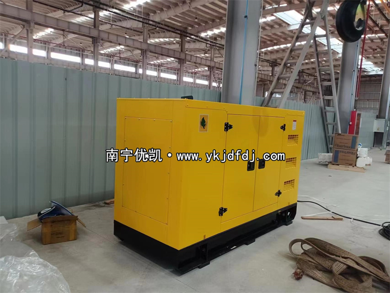 2023年12月19日，康明斯35kw靜音柴油發(fā)電機(jī)組到貨現(xiàn)場