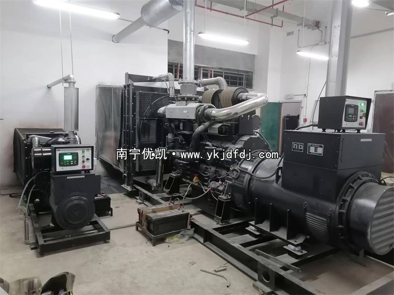 2024年1月25日，廣西融安項(xiàng)目100KW/800KW上柴發(fā)電機(jī)組到貨安裝