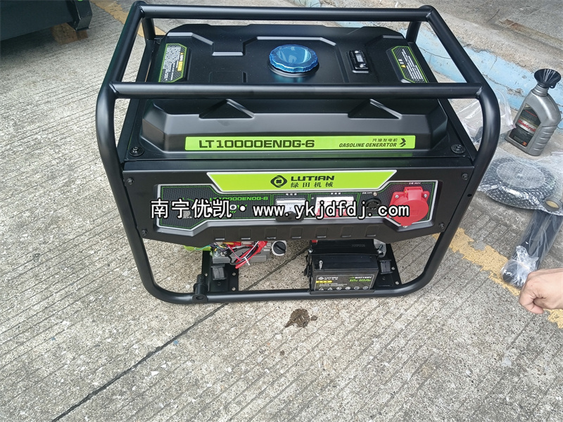 2024年6月26日，客戶到店自提一臺(tái)7.5KW汽油發(fā)電機(jī)組