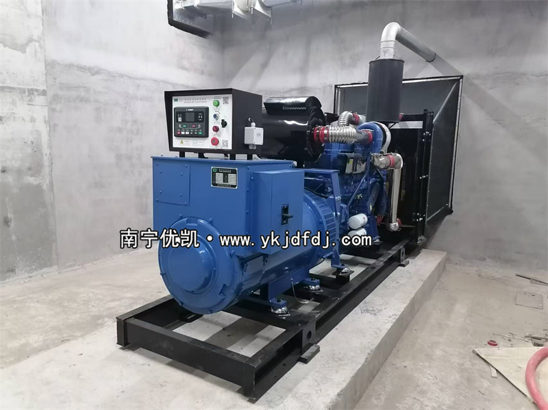 2024年11月25日，南寧高新區(qū)項目400kw柴油發(fā)電機組安裝并試機