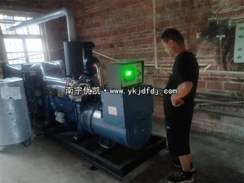 2025年6月16日，玉林某中學(xué)項(xiàng)目200kw柴油發(fā)電機(jī)組到貨安裝調(diào)試