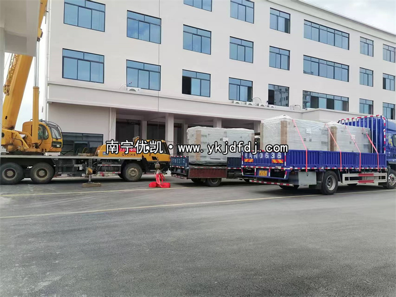 2025年6月23日，平果項(xiàng)目3臺低噪音柴油發(fā)電機(jī)到貨