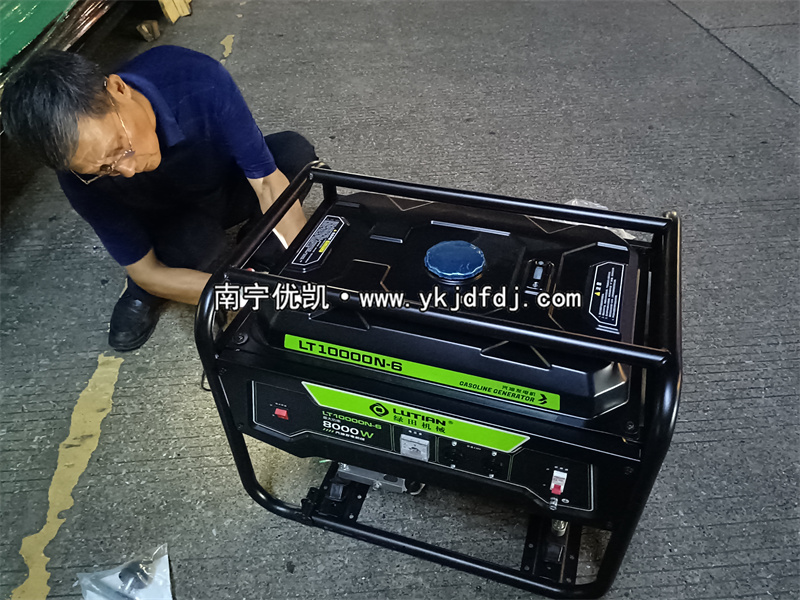 2025年9月1日，綠田8kw汽油發(fā)電機(jī)組試機(jī)發(fā)貨