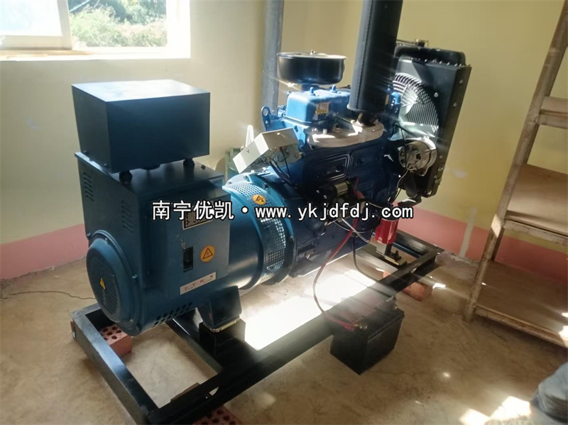 2025年11月26日，南寧項(xiàng)目30kw柴油發(fā)電機(jī)組到貨現(xiàn)場